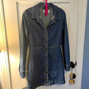 Super cute and flattering reformation stretch denim dress S 💋